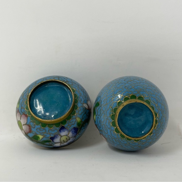 Vintage Cloisonne Salt Cellar and Pepper shaker Set - Picture 4 of 7